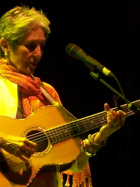 joangreenishlightcloseup450.JPG