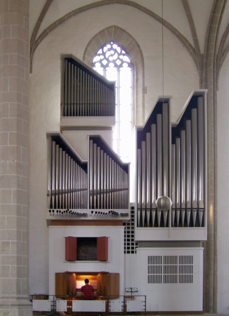 organistgross450.jpg