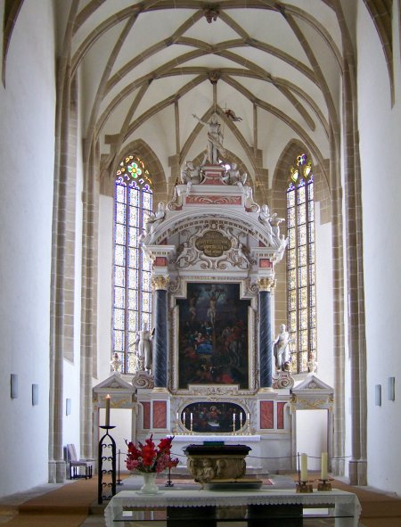 torgaukirchealtar450.jpg