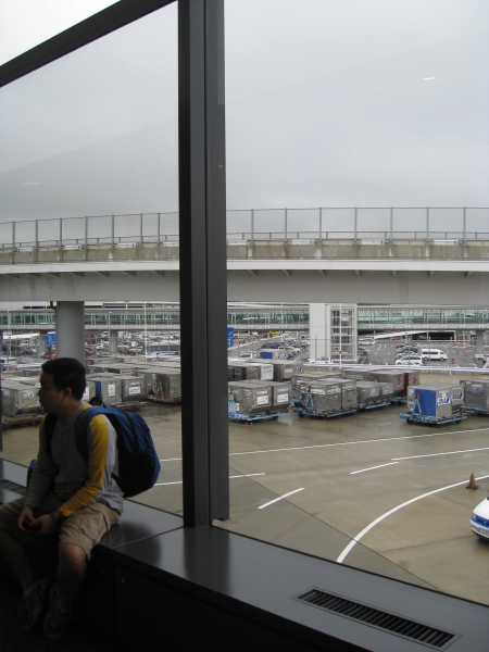 tokyoairport450.JPG